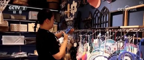 股市股票配资 美国人疯狂抢货 中国商家抢生产！义乌商户：朋友圈都炸掉了 接下来15天要大干！